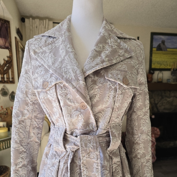 STUNNING Vintage Lace Trench Coat Romantic Goth - Picture 6 of 11